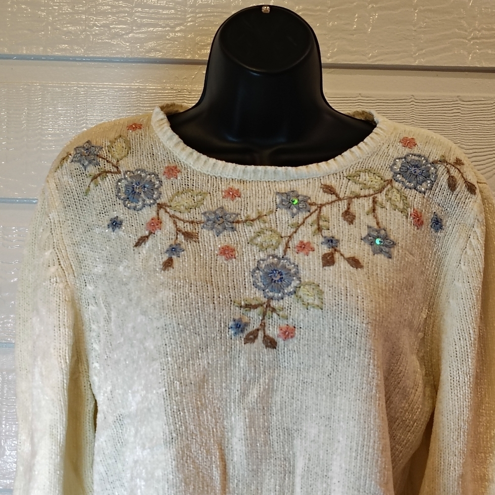 VINTAGE SWEATER WOMENS WOMEN MEDIUM WHITE EMBROIDERED FLOWER SOFT COTTAGE CORE